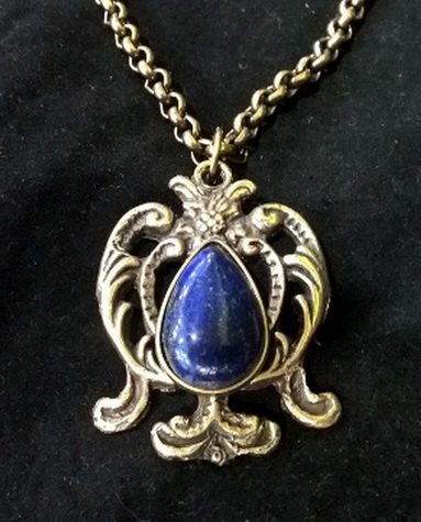Queen Anne with Lapis Pendant