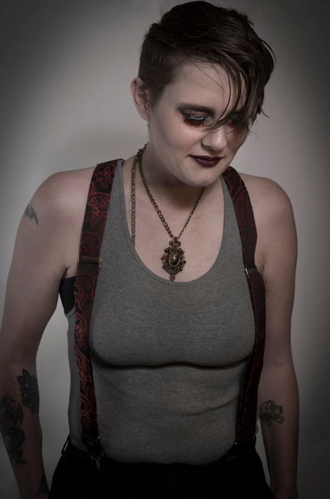 Jewelry: Victorian Pendant #2 with Dragon Vein Agate Model: Nic Clark Photographer: Margo Elfstrom